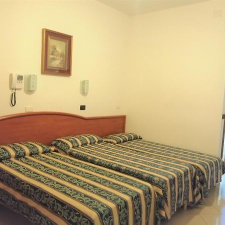 Hotel Villa Linda - Family Hotel - Nuova Costruzione Antisismica Riccione Ngoại thất bức ảnh