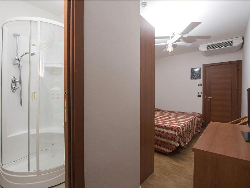 Hotel Villa Linda - Family Hotel - Nuova Costruzione Antisismica Riccione Ngoại thất bức ảnh