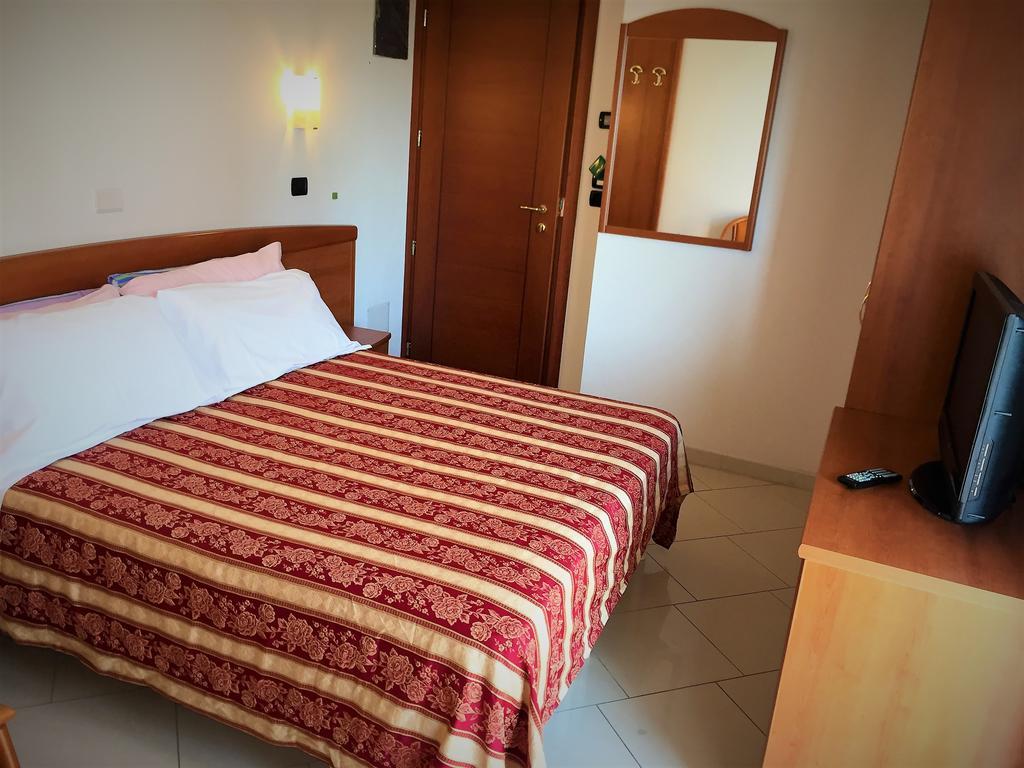 Hotel Villa Linda - Family Hotel - Nuova Costruzione Antisismica Riccione Ngoại thất bức ảnh