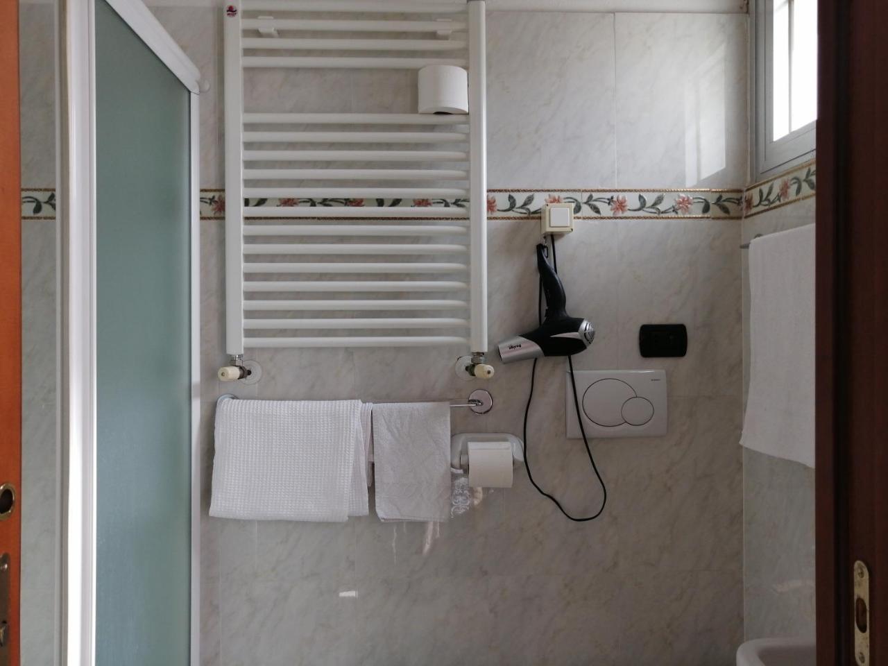 Hotel Villa Linda - Family Hotel - Nuova Costruzione Antisismica Riccione Ngoại thất bức ảnh