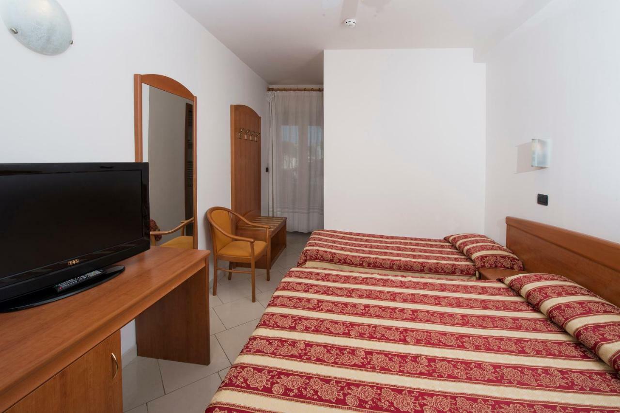 Hotel Villa Linda - Family Hotel - Nuova Costruzione Antisismica Riccione Ngoại thất bức ảnh